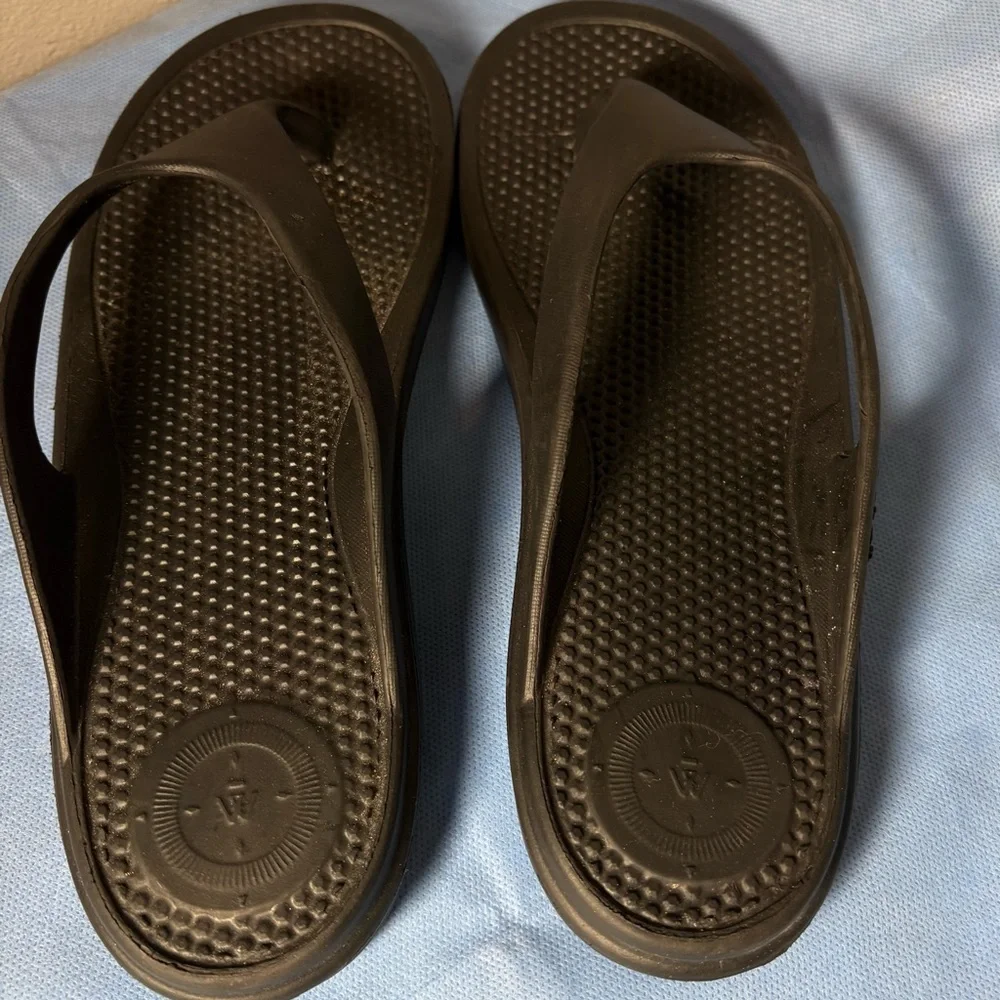 Toes Black Flip Flop Sandals